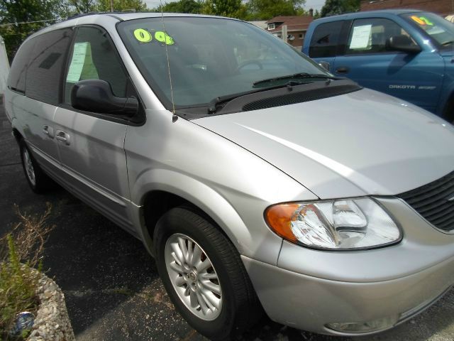 2004 Chrysler Town and Country 3.5