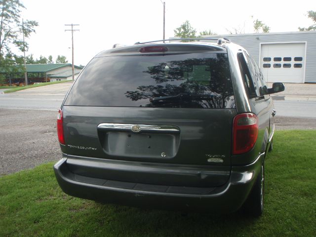 2004 Chrysler Town and Country 3.5