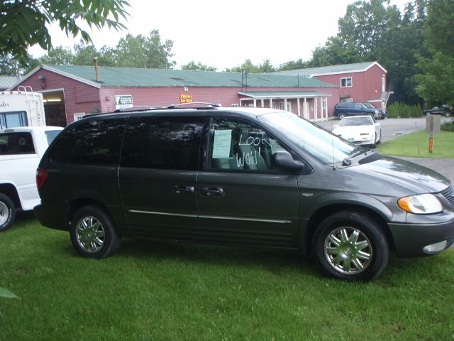 2004 Chrysler Town and Country 3.5