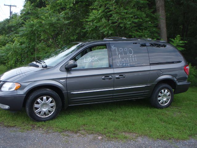 2004 Chrysler Town and Country 3.5