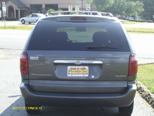 2004 Chrysler Town and Country 3.5