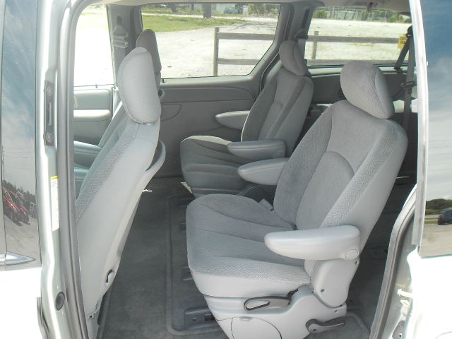 2004 Chrysler Town and Country 3.5