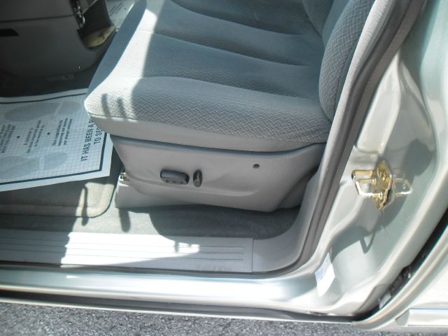 2004 Chrysler Town and Country 3.5