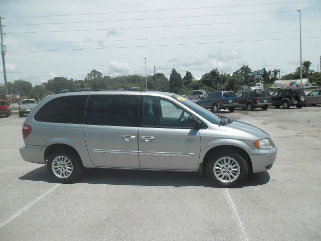 2004 Chrysler Town and Country 3.5