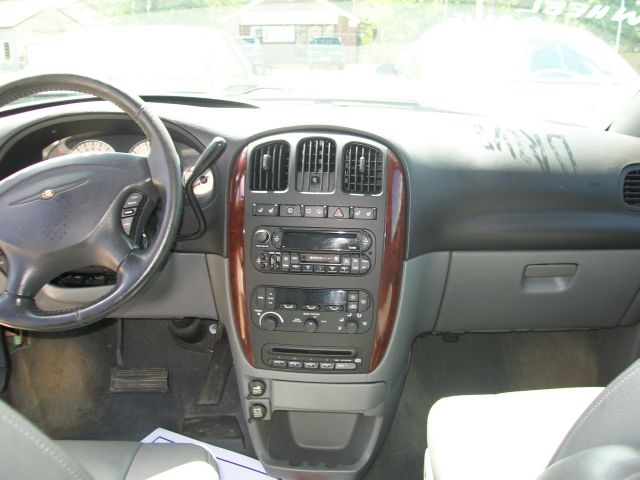 2004 Chrysler Town and Country GT Premium