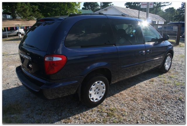 2004 Chrysler Town and Country Elk Conversion Van