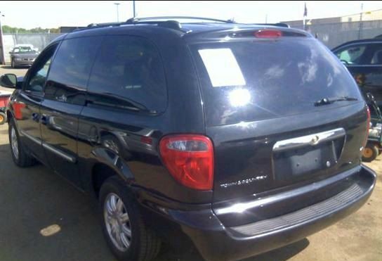 2004 Chrysler Town and Country Open-top