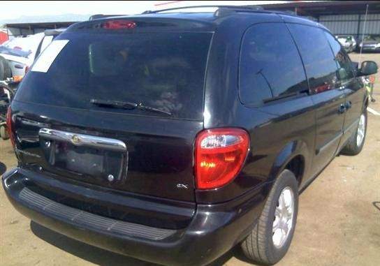 2004 Chrysler Town and Country Open-top