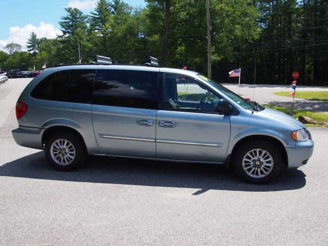 2004 Chrysler Town and Country 3.5