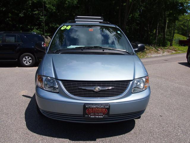 2004 Chrysler Town and Country 3.5