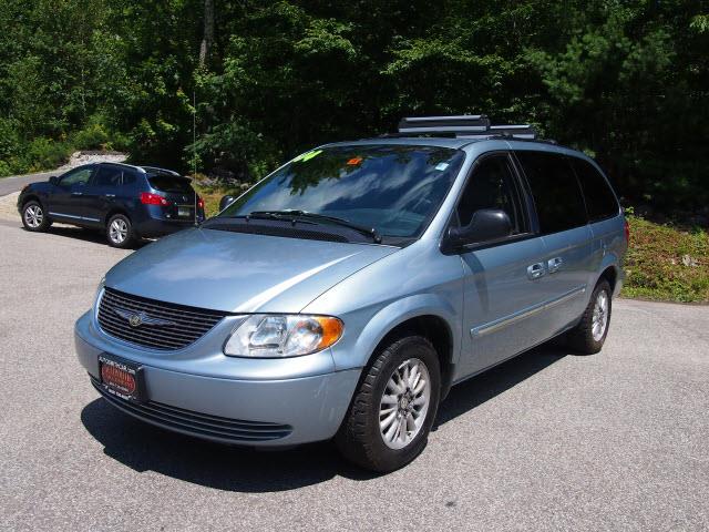 2004 Chrysler Town and Country 3.5