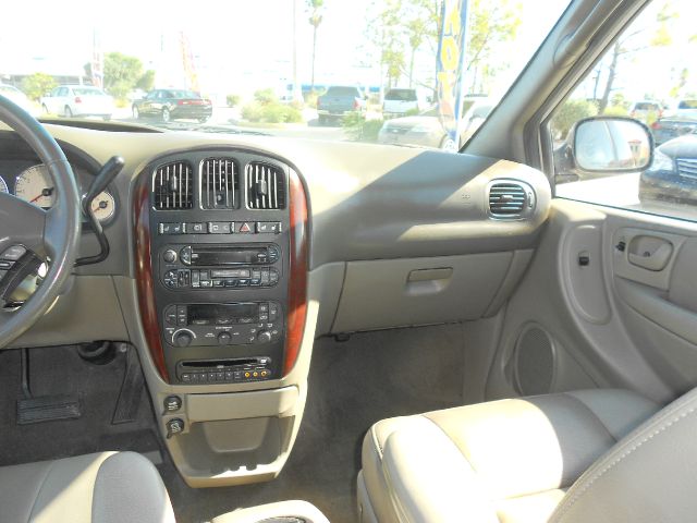 2004 Chrysler Town and Country 3.5