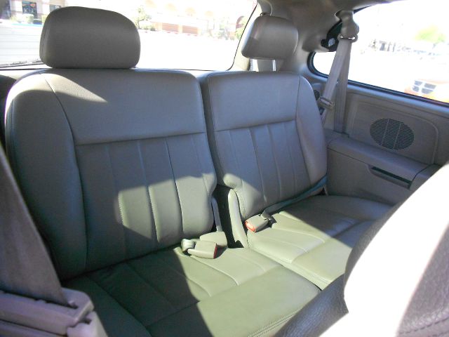 2004 Chrysler Town and Country 3.5