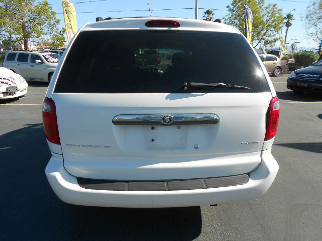 2004 Chrysler Town and Country 3.5