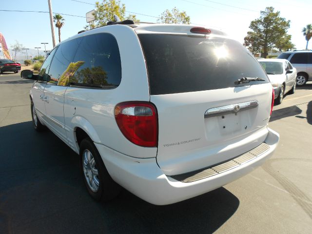 2004 Chrysler Town and Country 3.5