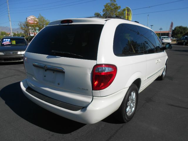 2004 Chrysler Town and Country 3.5