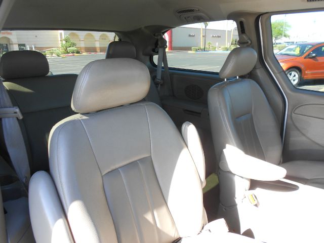 2004 Chrysler Town and Country 3.5