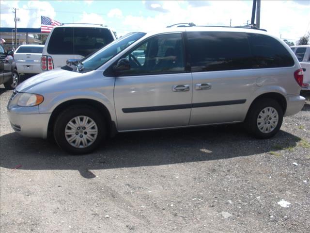 2005 Chrysler Town and Country Unknown