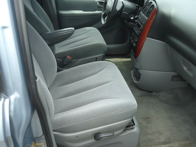 2005 Chrysler Town and Country Elk Conversion Van