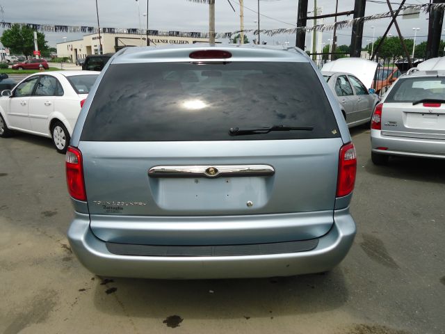 2005 Chrysler Town and Country Elk Conversion Van