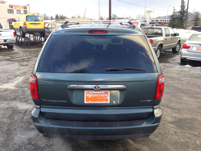 2005 Chrysler Town and Country SLT 25