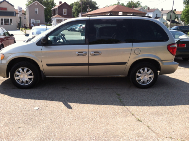 2005 Chrysler Town and Country Elk Conversion Van