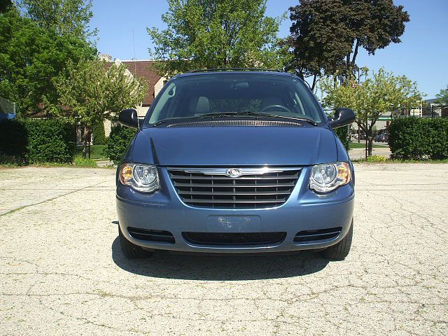 2005 Chrysler Town and Country 3.5