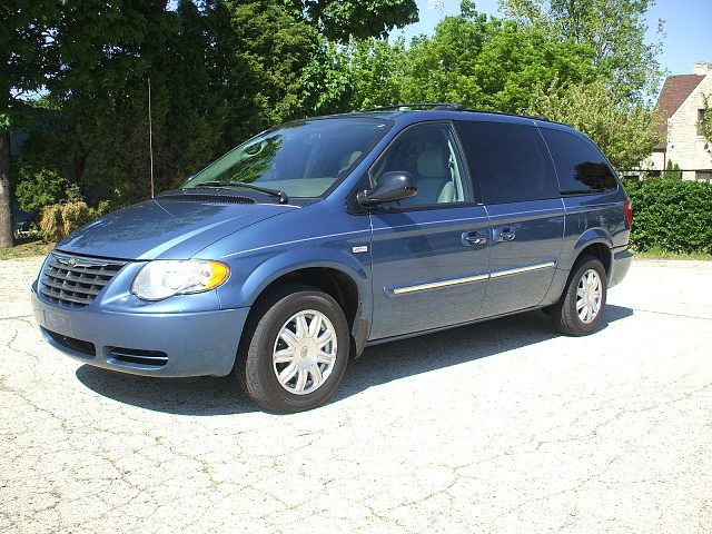 2005 Chrysler Town and Country 3.5