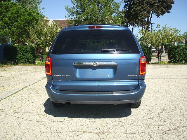 2005 Chrysler Town and Country 3.5