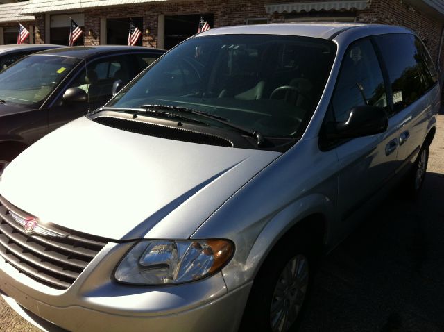 2005 Chrysler Town and Country Elk Conversion Van