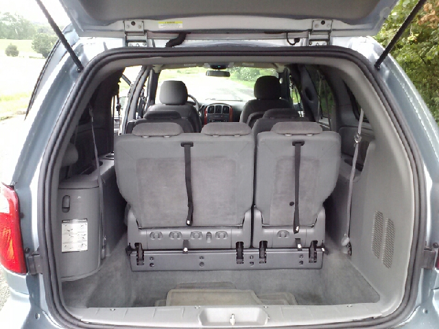 2005 Chrysler Town and Country Elk Conversion Van