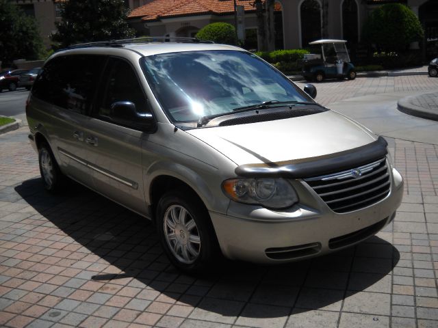 2005 Chrysler Town and Country 3.5