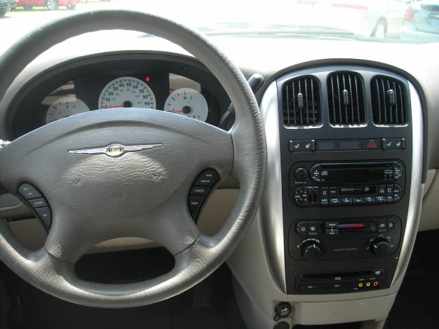 2005 Chrysler Town and Country Elk Conversion Van