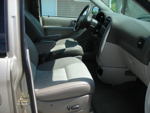 2005 Chrysler Town and Country Elk Conversion Van