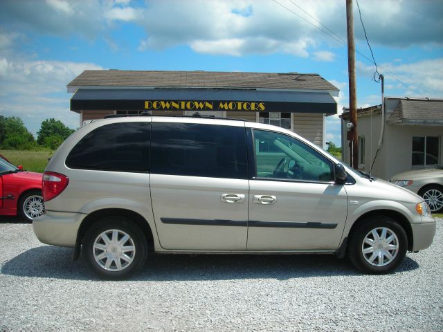 2005 Chrysler Town and Country Elk Conversion Van