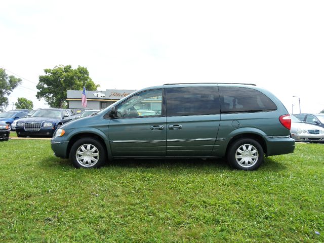 2005 Chrysler Town and Country 3.5