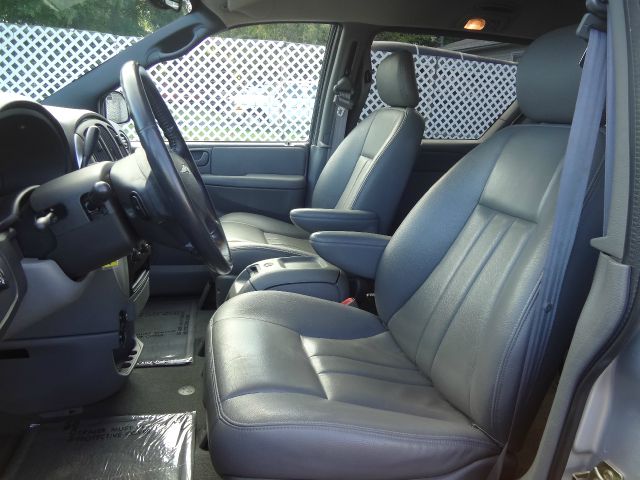 2005 Chrysler Town and Country 3.5