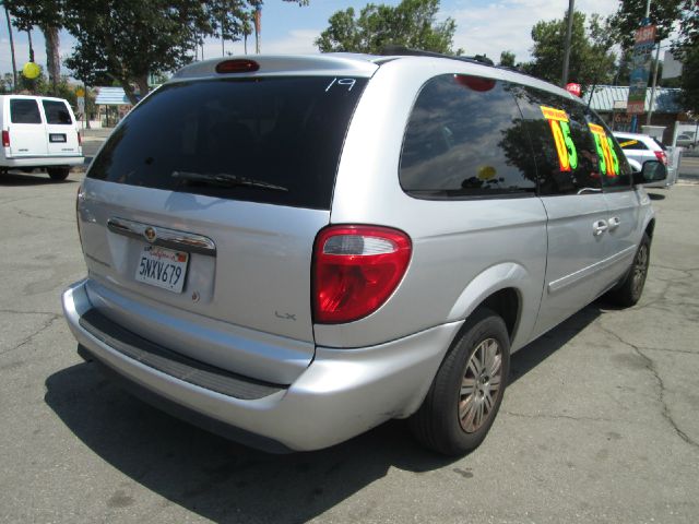 2005 Chrysler Town and Country Elk Conversion Van