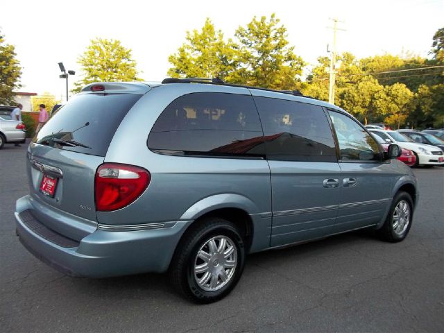 2005 Chrysler Town and Country 3.5