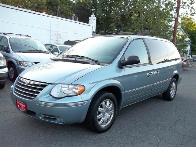 2005 Chrysler Town and Country 3.5