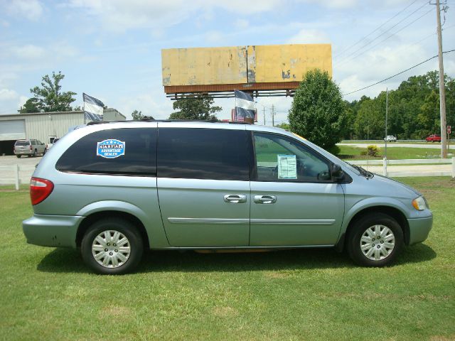 2005 Chrysler Town and Country Elk Conversion Van