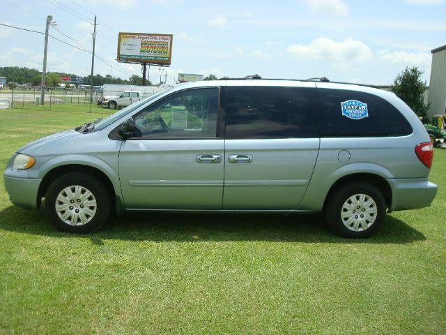 2005 Chrysler Town and Country Elk Conversion Van