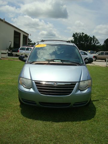 2005 Chrysler Town and Country Elk Conversion Van