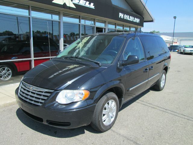 2005 Chrysler Town and Country 3.5