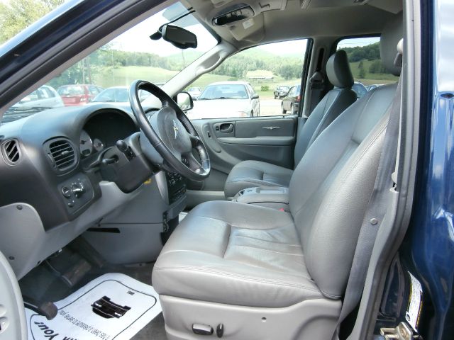 2005 Chrysler Town and Country 3.5