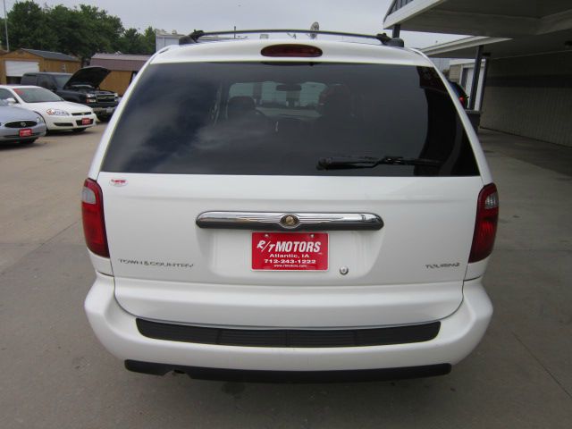 2005 Chrysler Town and Country 3.5