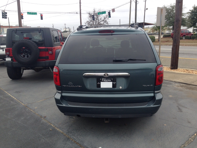 2005 Chrysler Town and Country 3.5