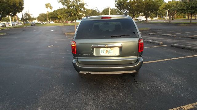 2005 Chrysler Town and Country Elk Conversion Van