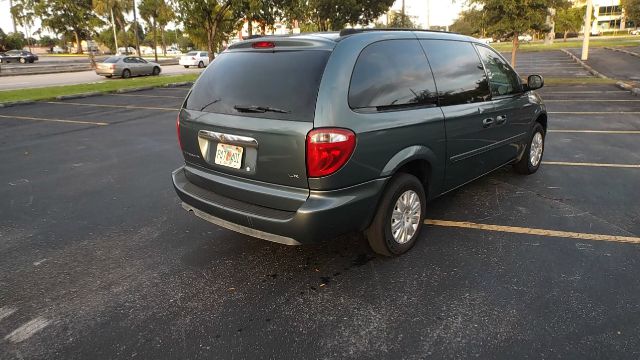 2005 Chrysler Town and Country Elk Conversion Van