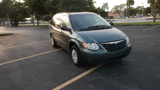 2005 Chrysler Town and Country Elk Conversion Van